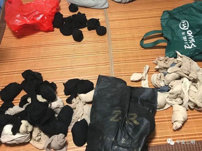 闻丝袜脚偷丝袜_女生宿舍偷丝袜_偷丝袜