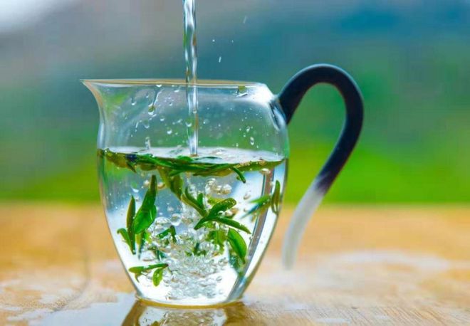 新手如何泡茶视频_新手学泡茶掌握三步走一定不会错_错步的基本教学步骤