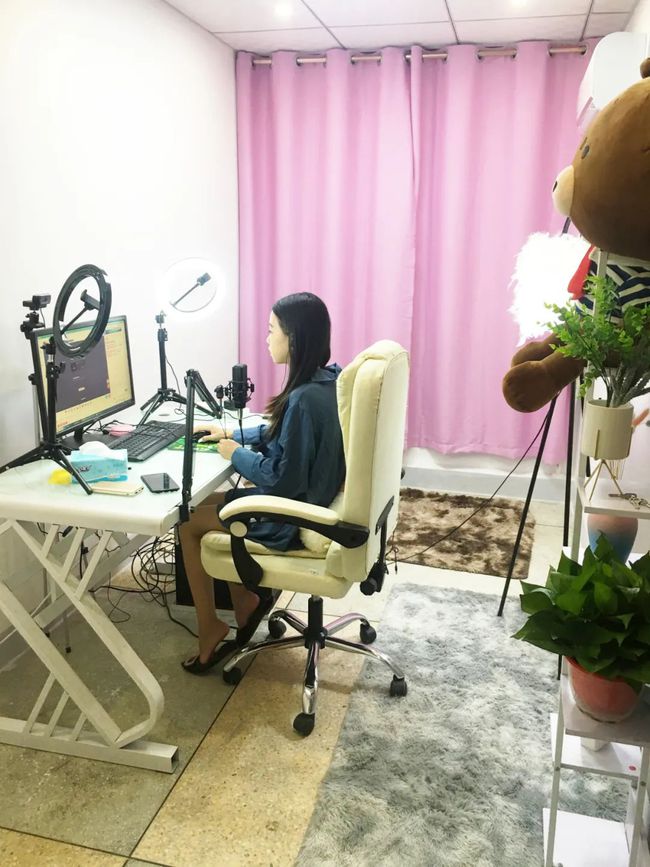 虎牙直播游戏需要什么设备_虎牙开游戏直播要几台手机_虎牙手机游戏直播需要什么设备