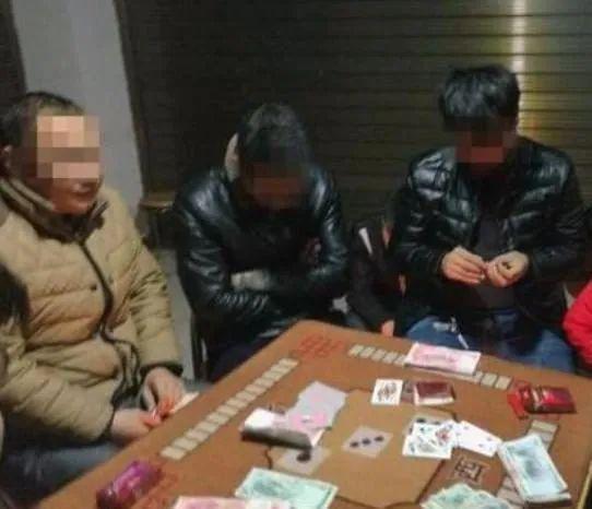 老公在家玩手机游戏不回家_在家老公回家玩手机游戏的说说_老公回家就玩游戏