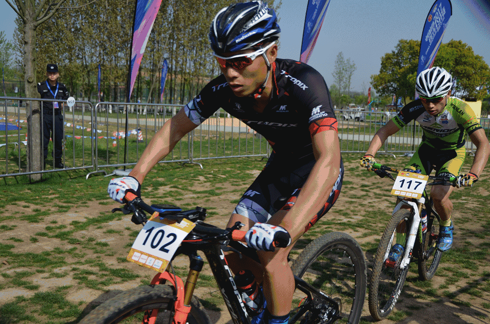 狂热赛车游戏手机_赛车狂热手机游戏叫什么_赛车狂魔